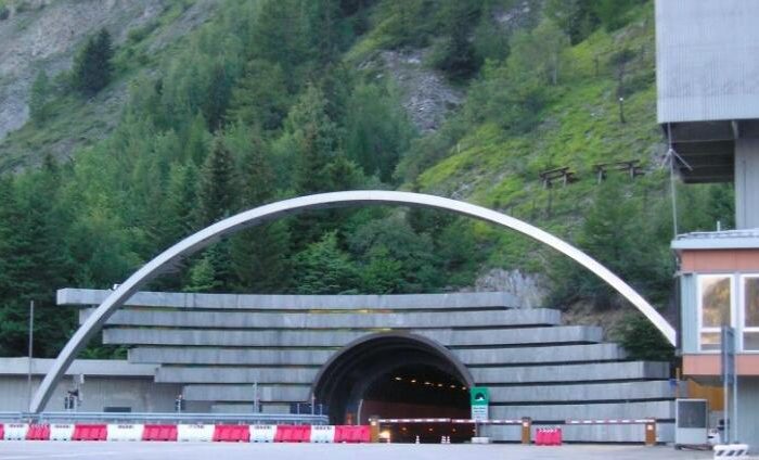 The most desperate way to die: baking at high temperature for 53 hours, the tunnel became a “melting pot”, 39 people died