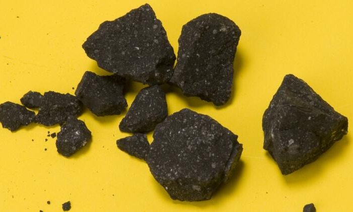 Scientists found liquid water inside the meteorite. The water resources of the solar system are more abundant than expected?